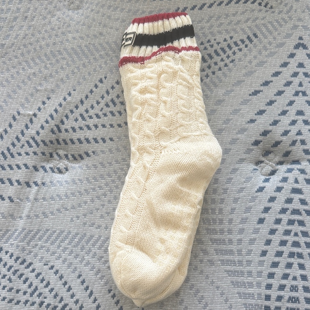 NWT Hunter Cable Knit Cream Socks